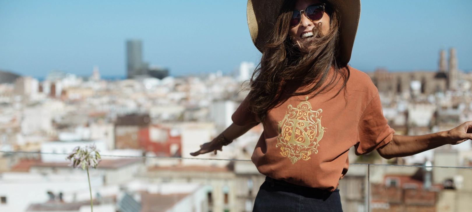 08_Maja-with-shirt-decadent-gold-yam